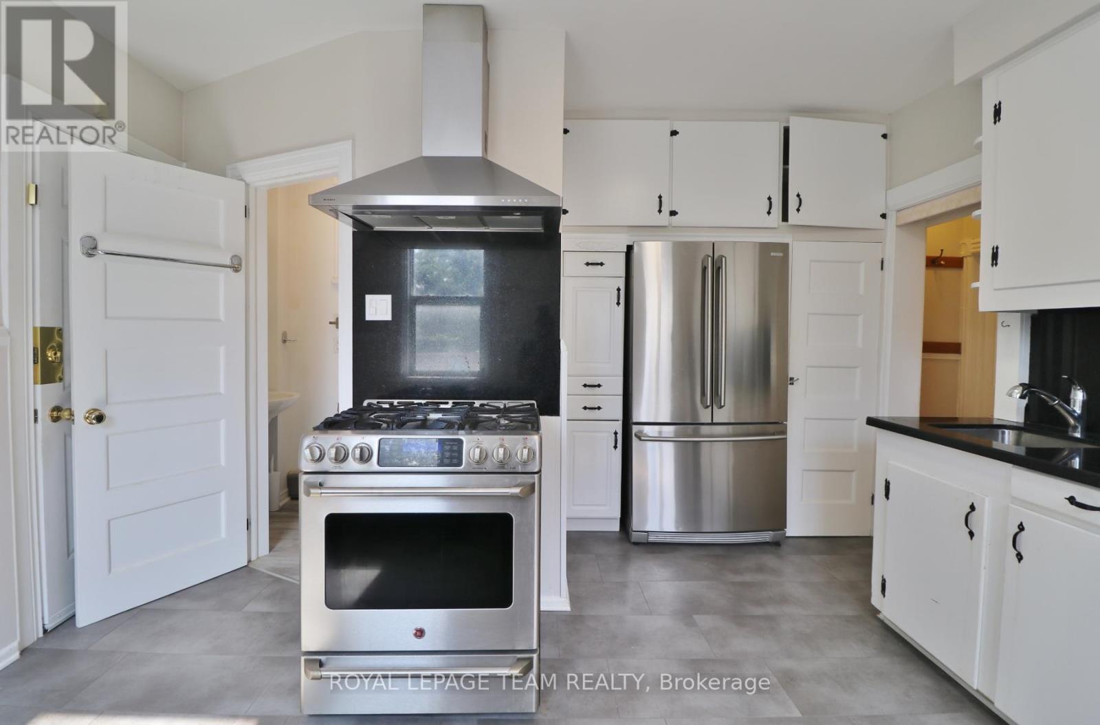 438 Parkdale Avenue