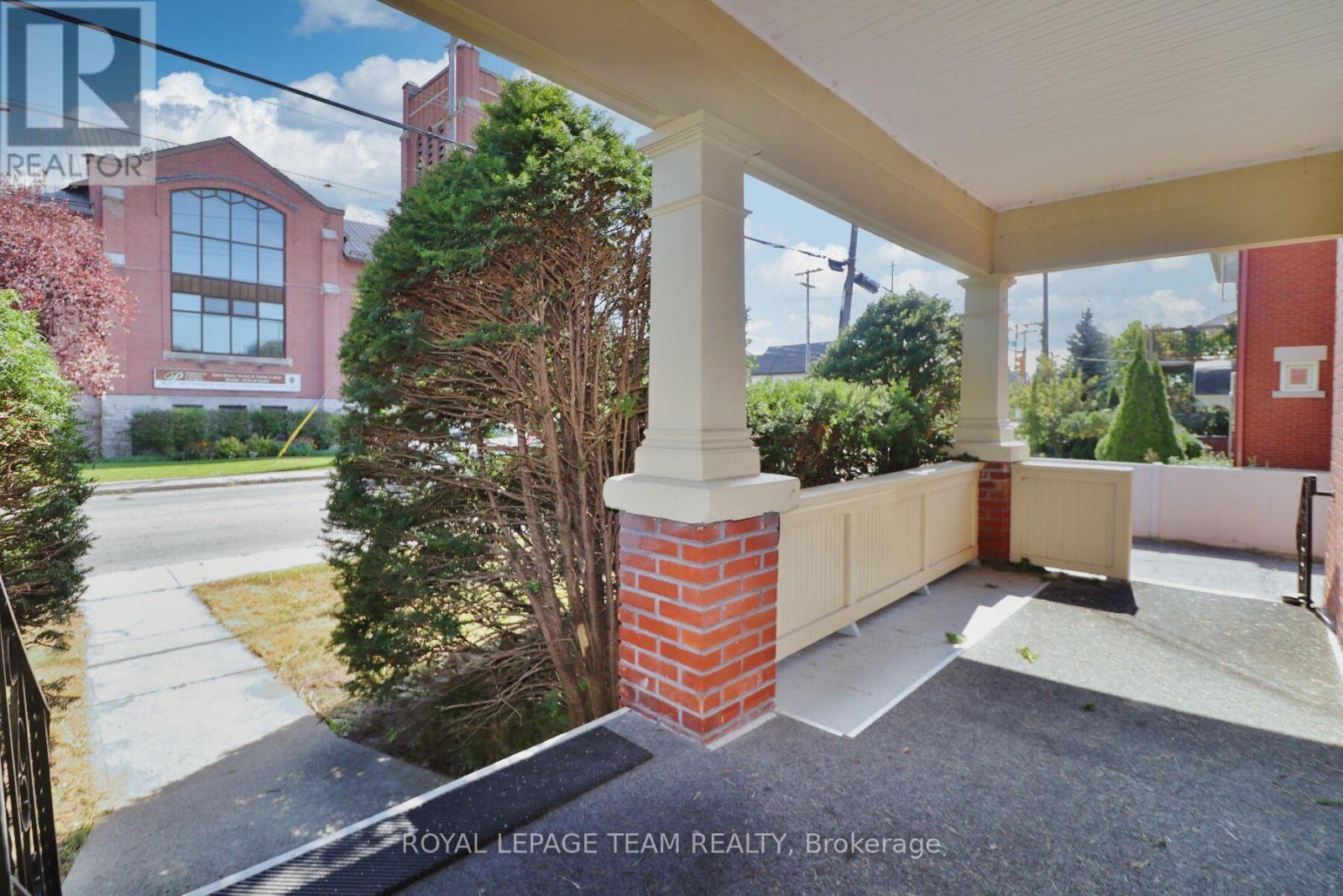 438 Parkdale Avenue