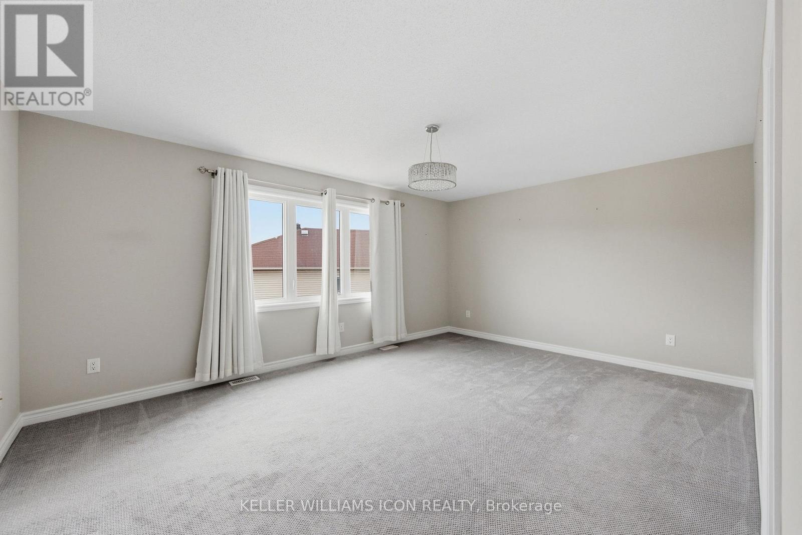 3379 Woodroffe Avenue
