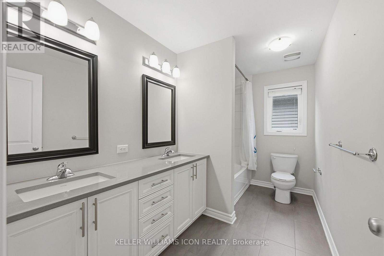 3379 Woodroffe Avenue