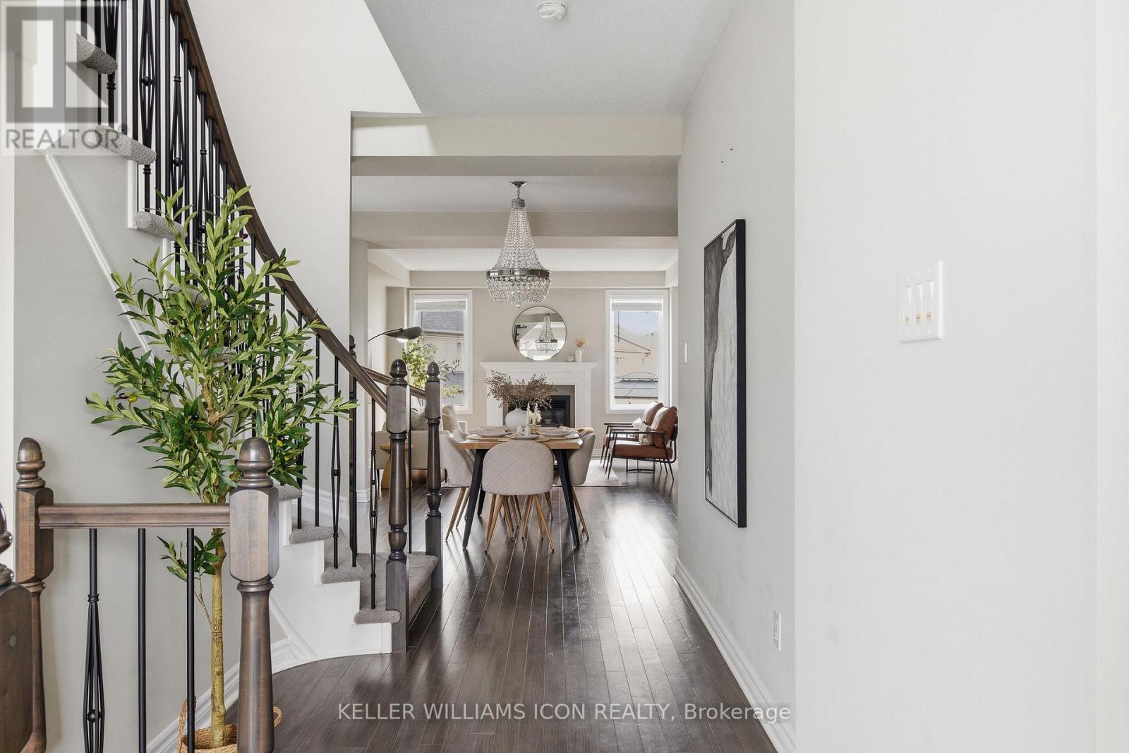 3379 Woodroffe Avenue