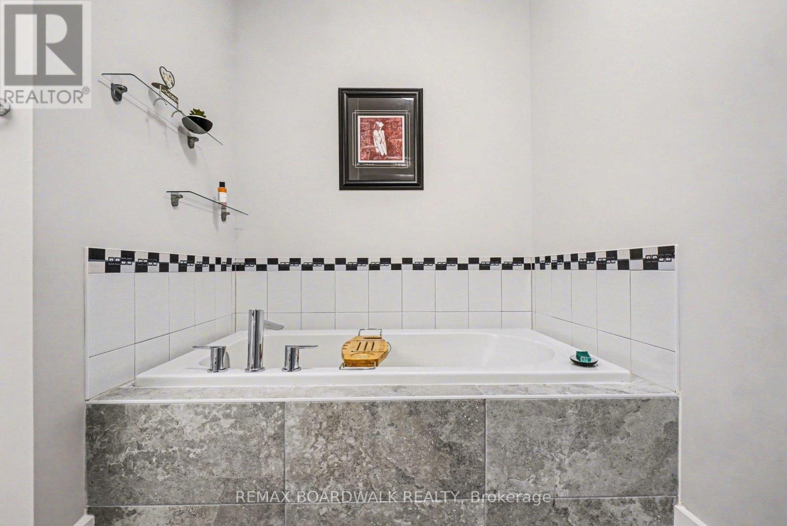 164 Boxcar Crescent