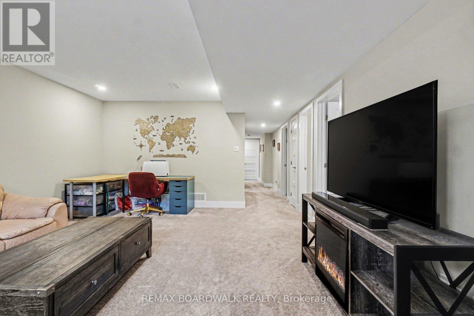 164 Boxcar Crescent