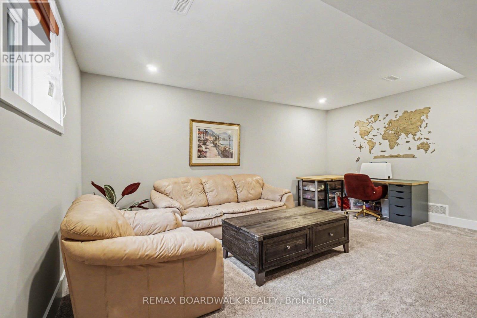 164 Boxcar Crescent
