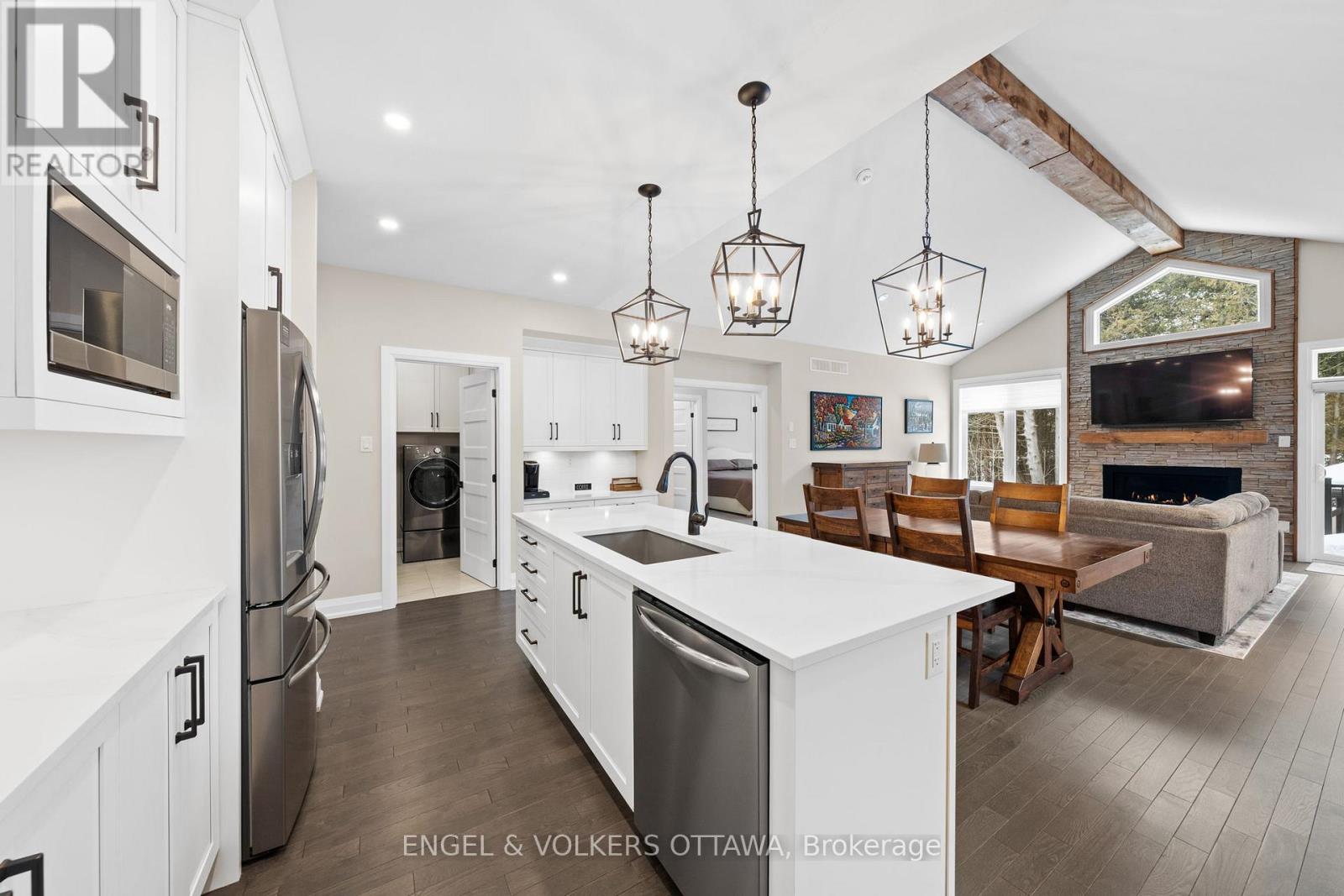 221 Blackhorse Drive