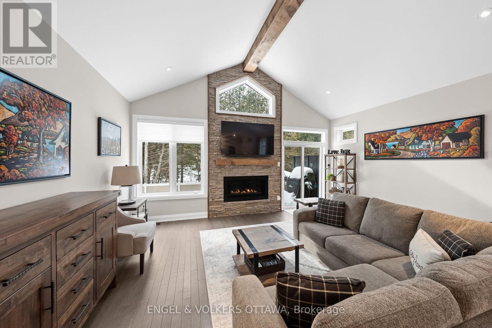 221 Blackhorse Drive