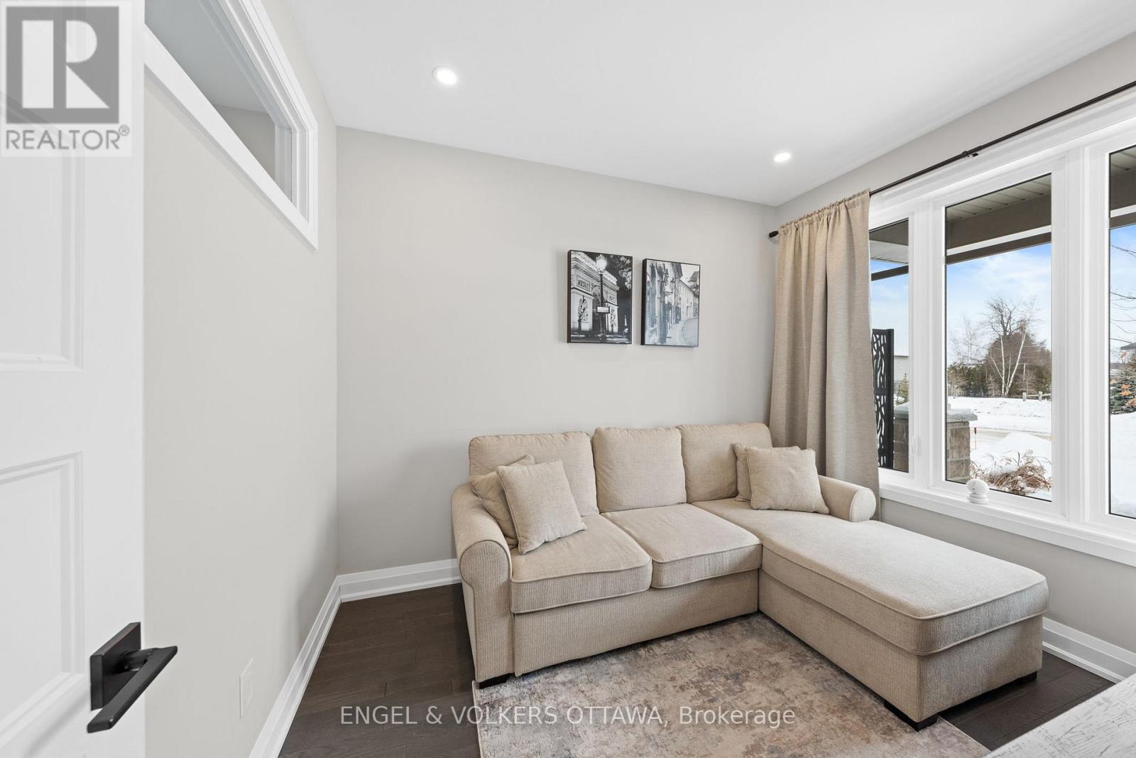 221 Blackhorse Drive