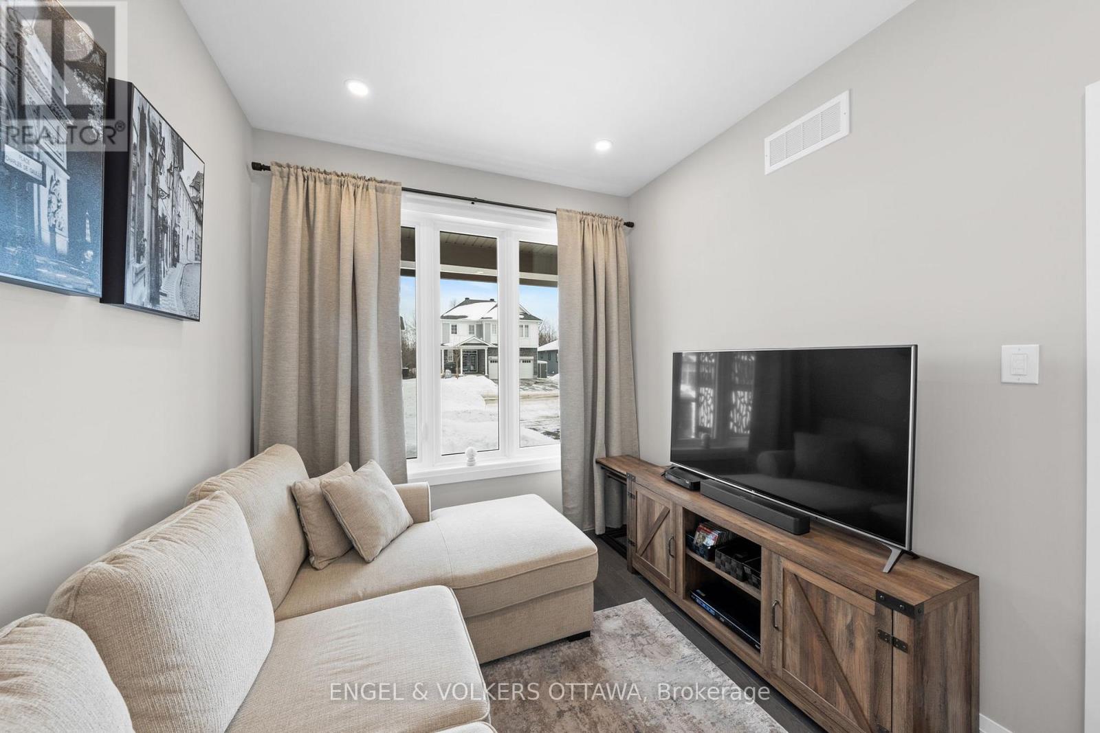 221 Blackhorse Drive