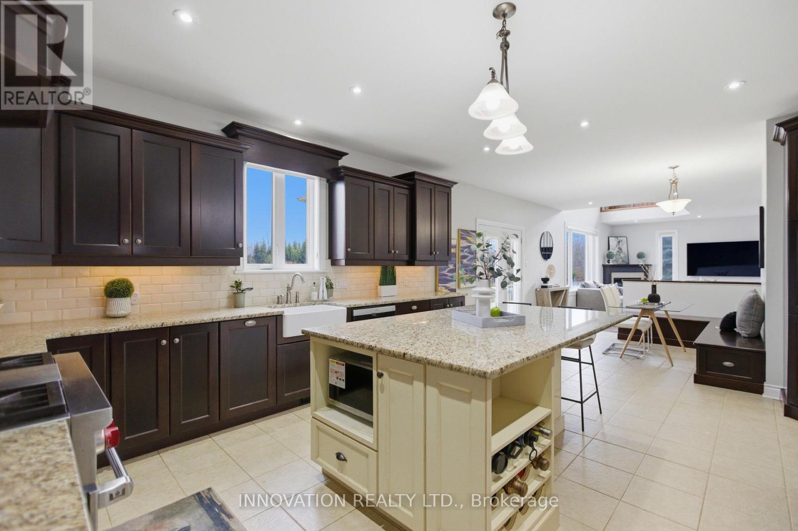 6378 Deer Valley Crescent