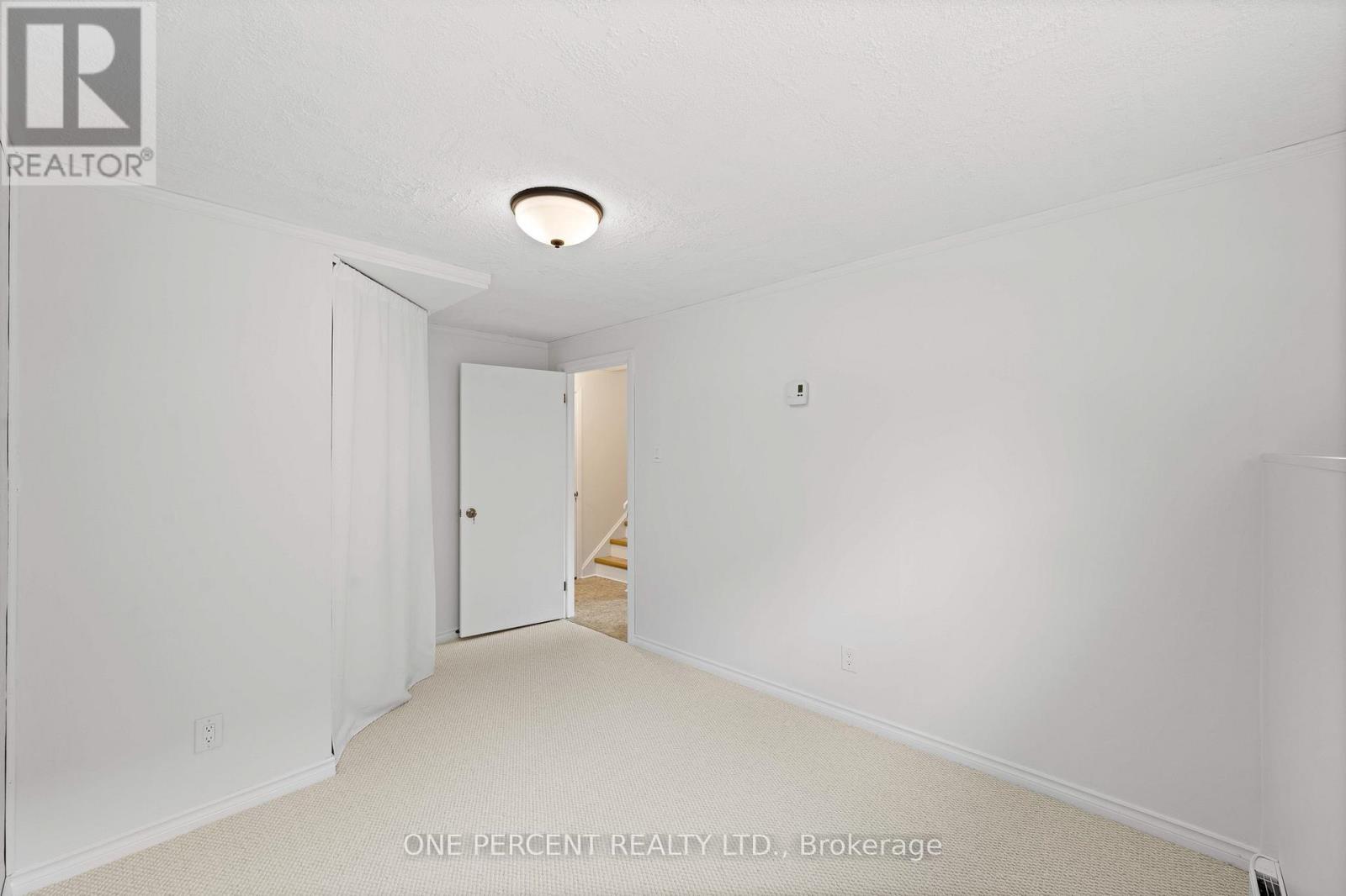 11 - 2640 Draper Avenue