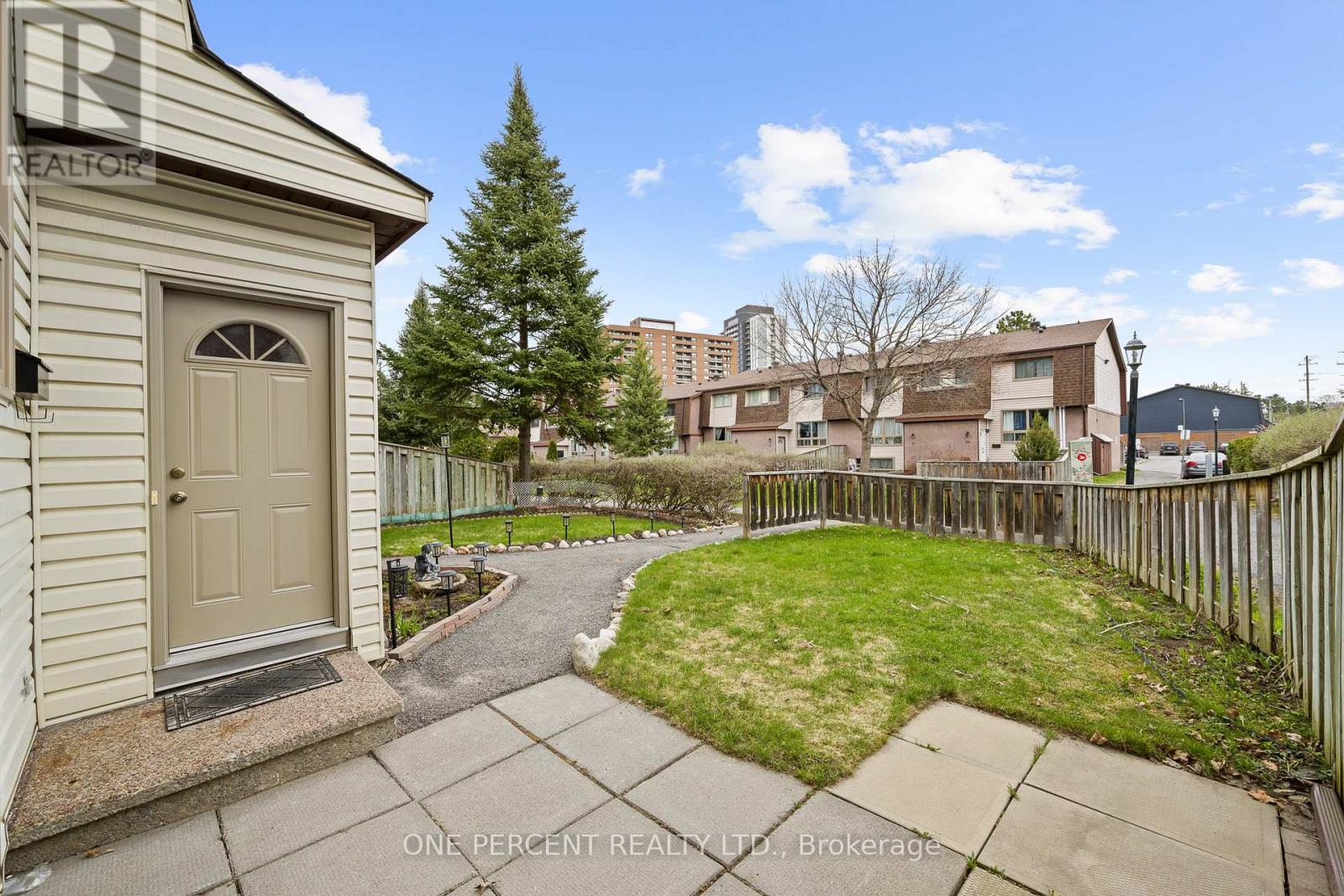 11 - 2640 Draper Avenue