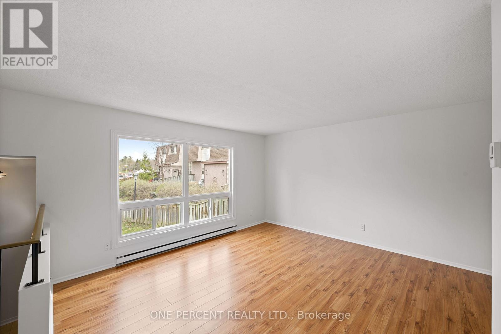 11 - 2640 Draper Avenue