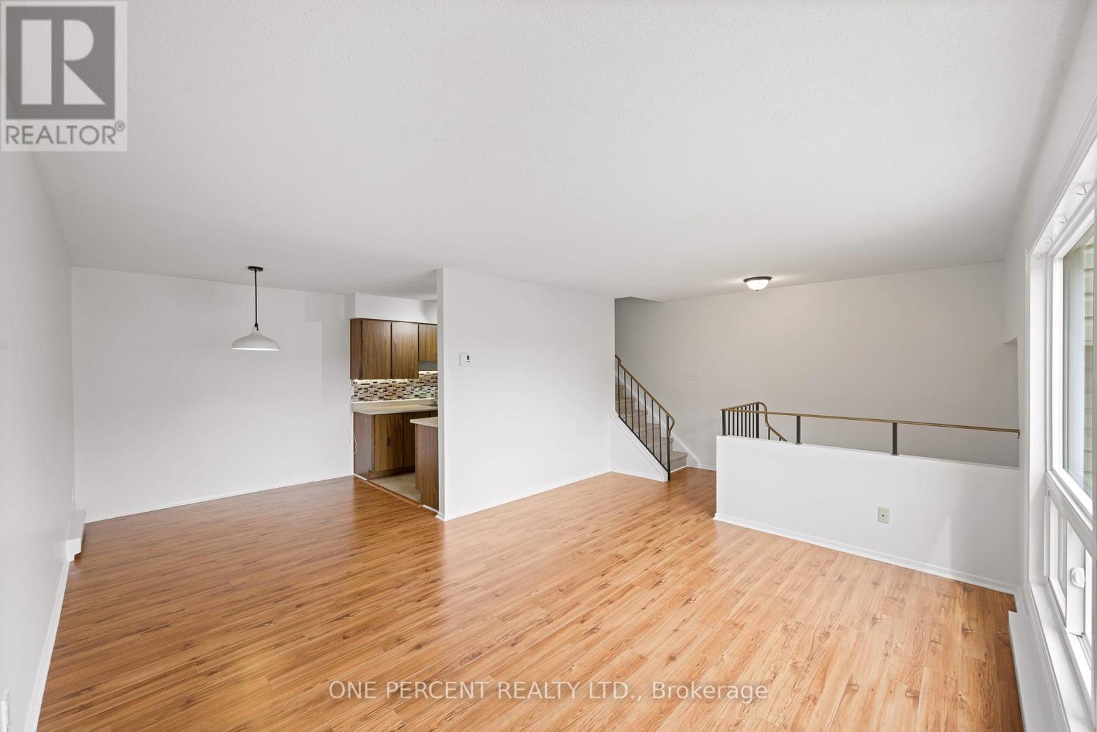 11 - 2640 Draper Avenue