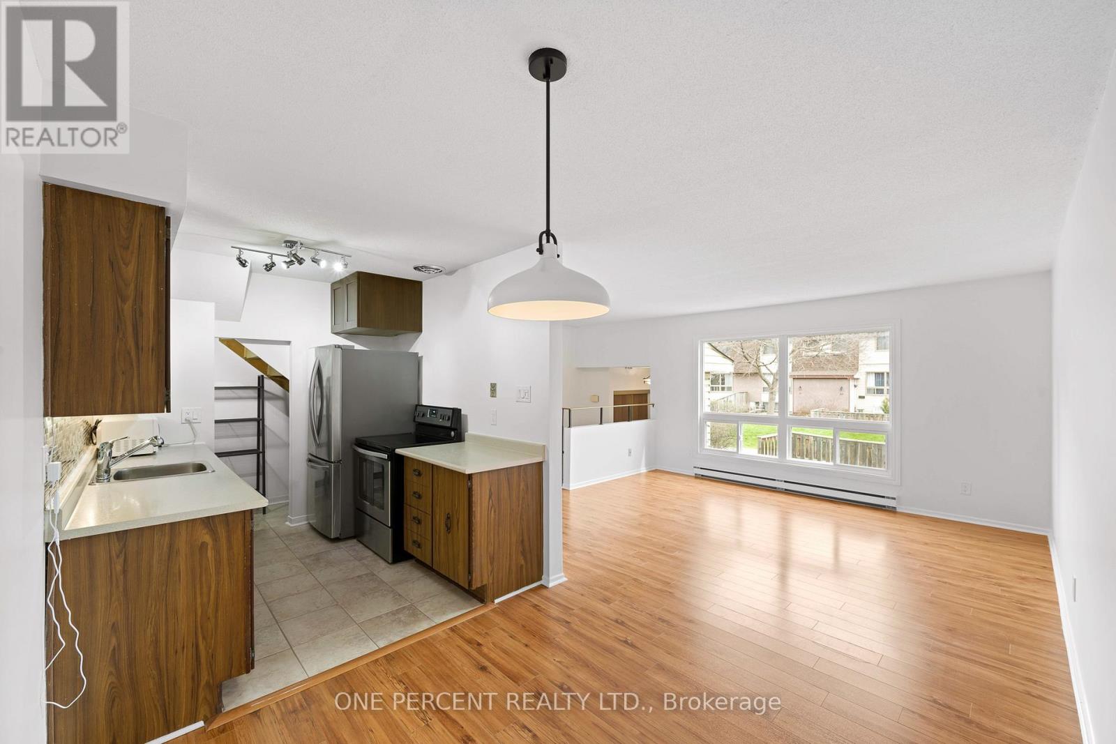11 - 2640 Draper Avenue