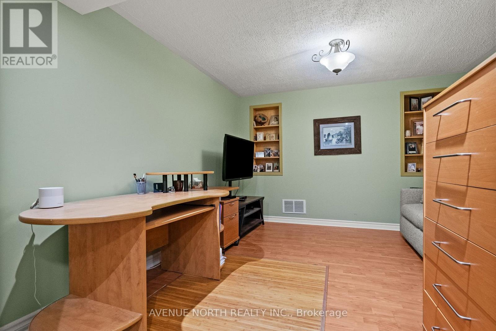 68 Maple Stand Way