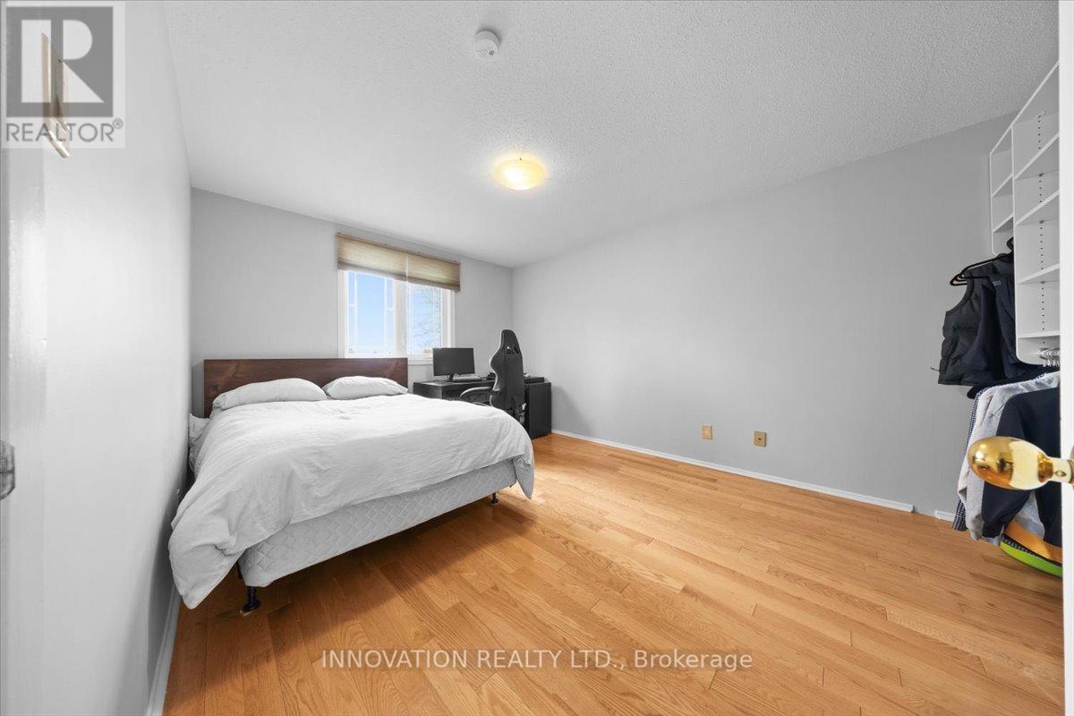 32 Weybridge Drive