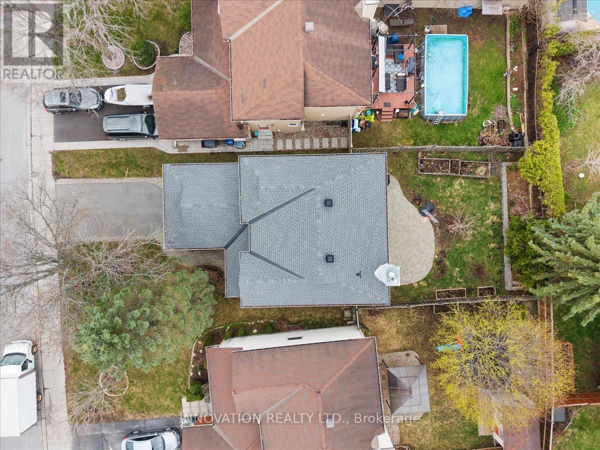 32 Weybridge Drive