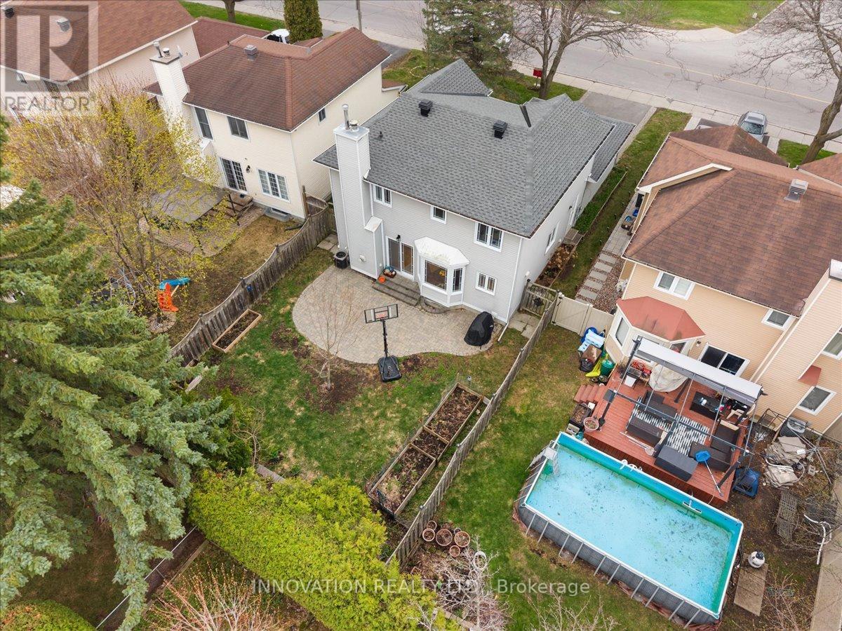 32 Weybridge Drive