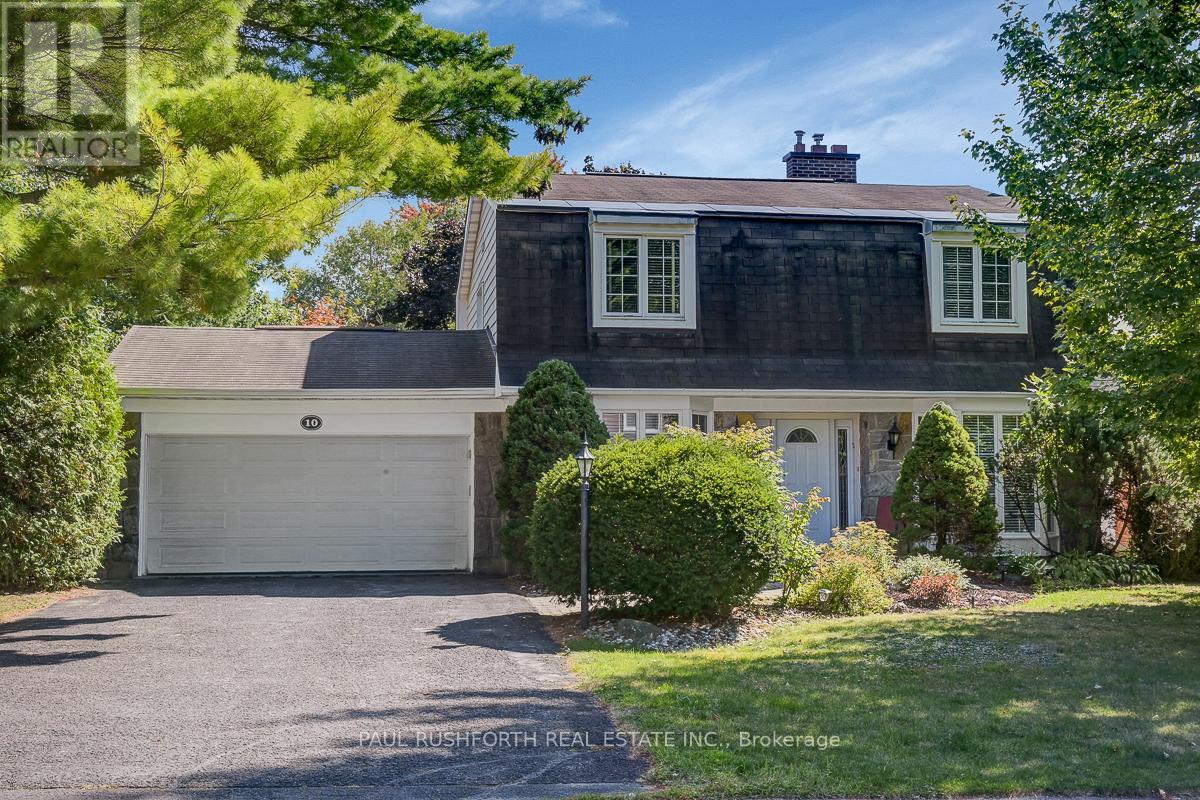 10 Cosburn Avenue