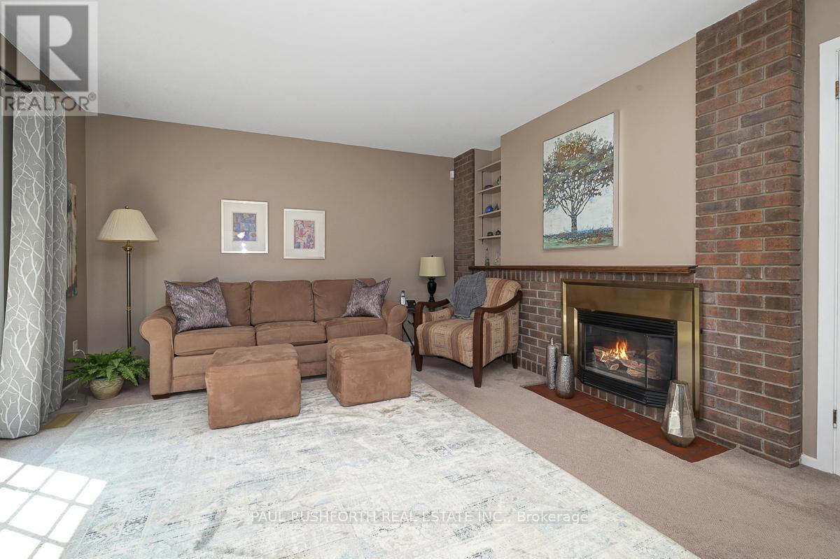 10 Cosburn Avenue