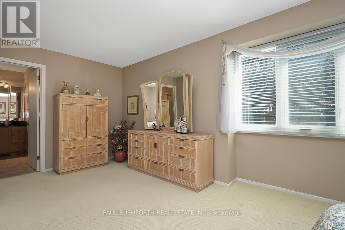 10 Cosburn Avenue