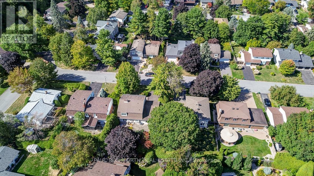 10 Cosburn Avenue