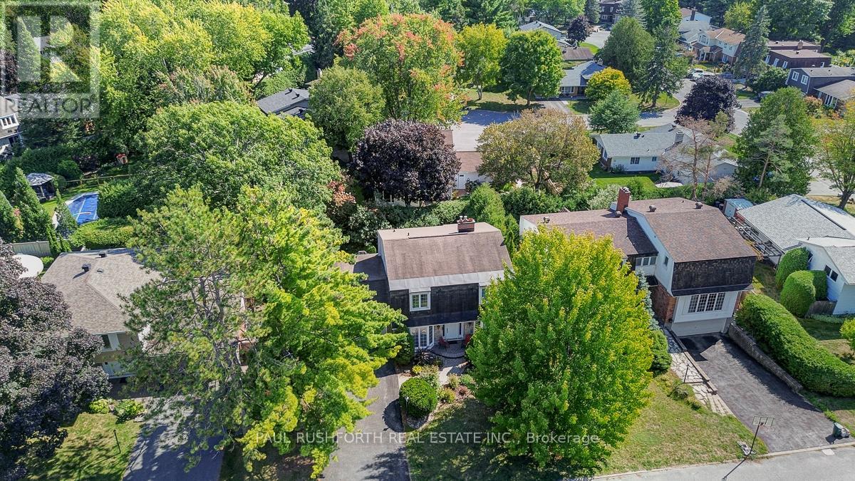 10 Cosburn Avenue