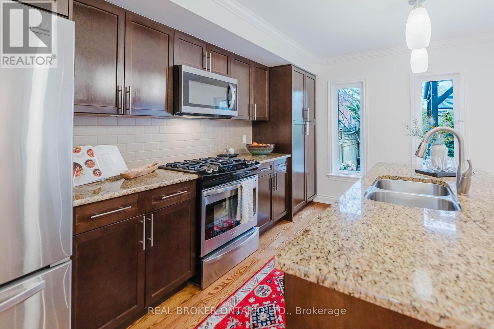 279 Currell Avenue