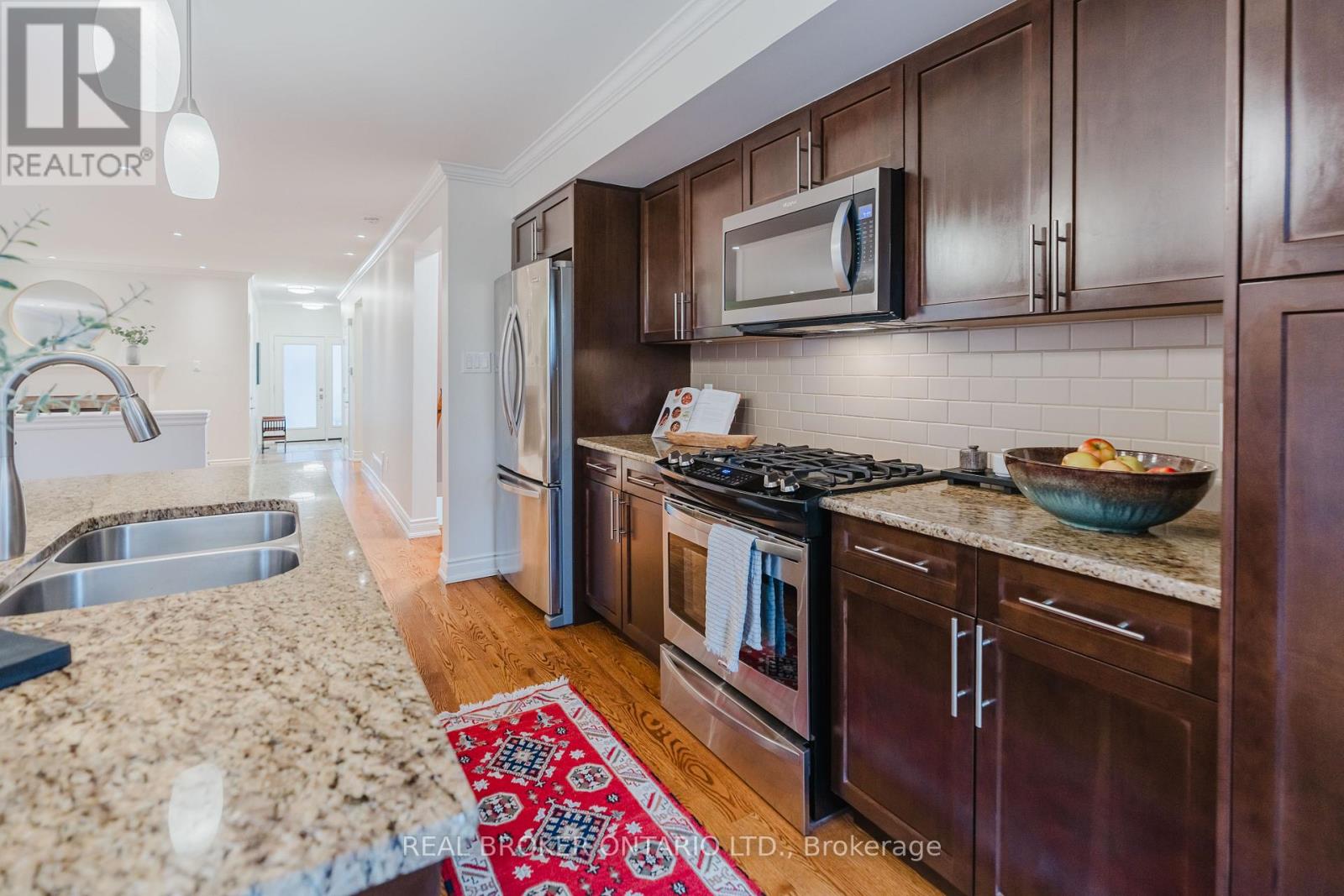 279 Currell Avenue