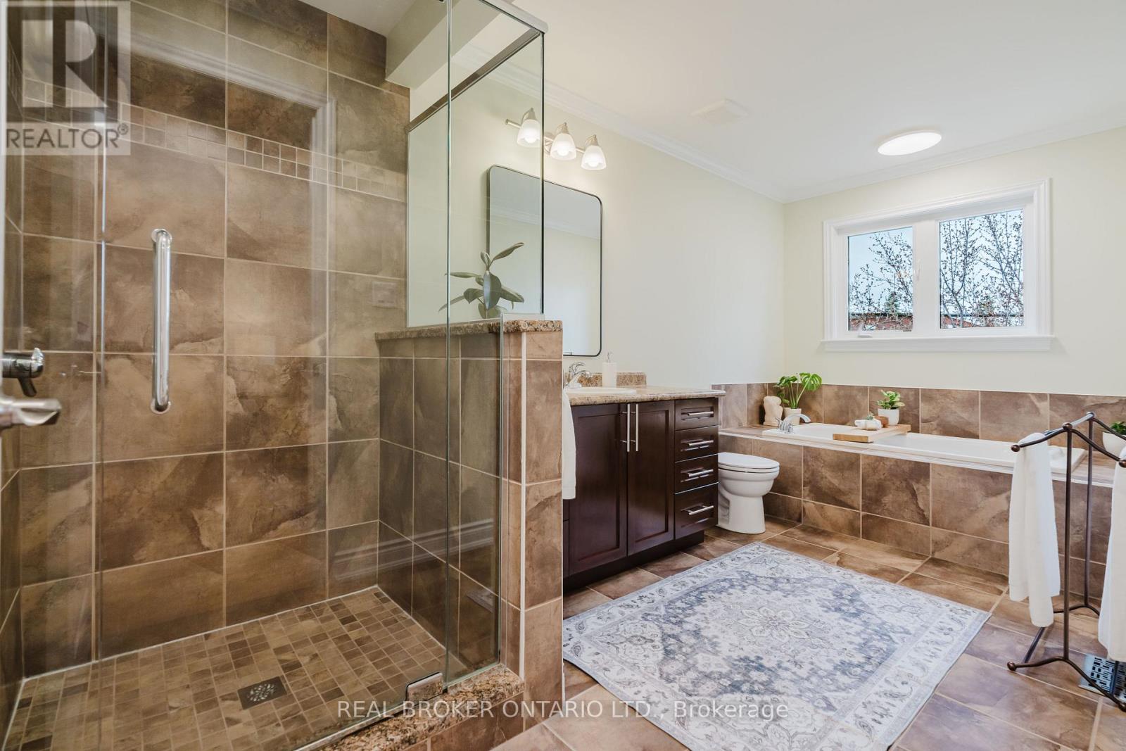 279 Currell Avenue