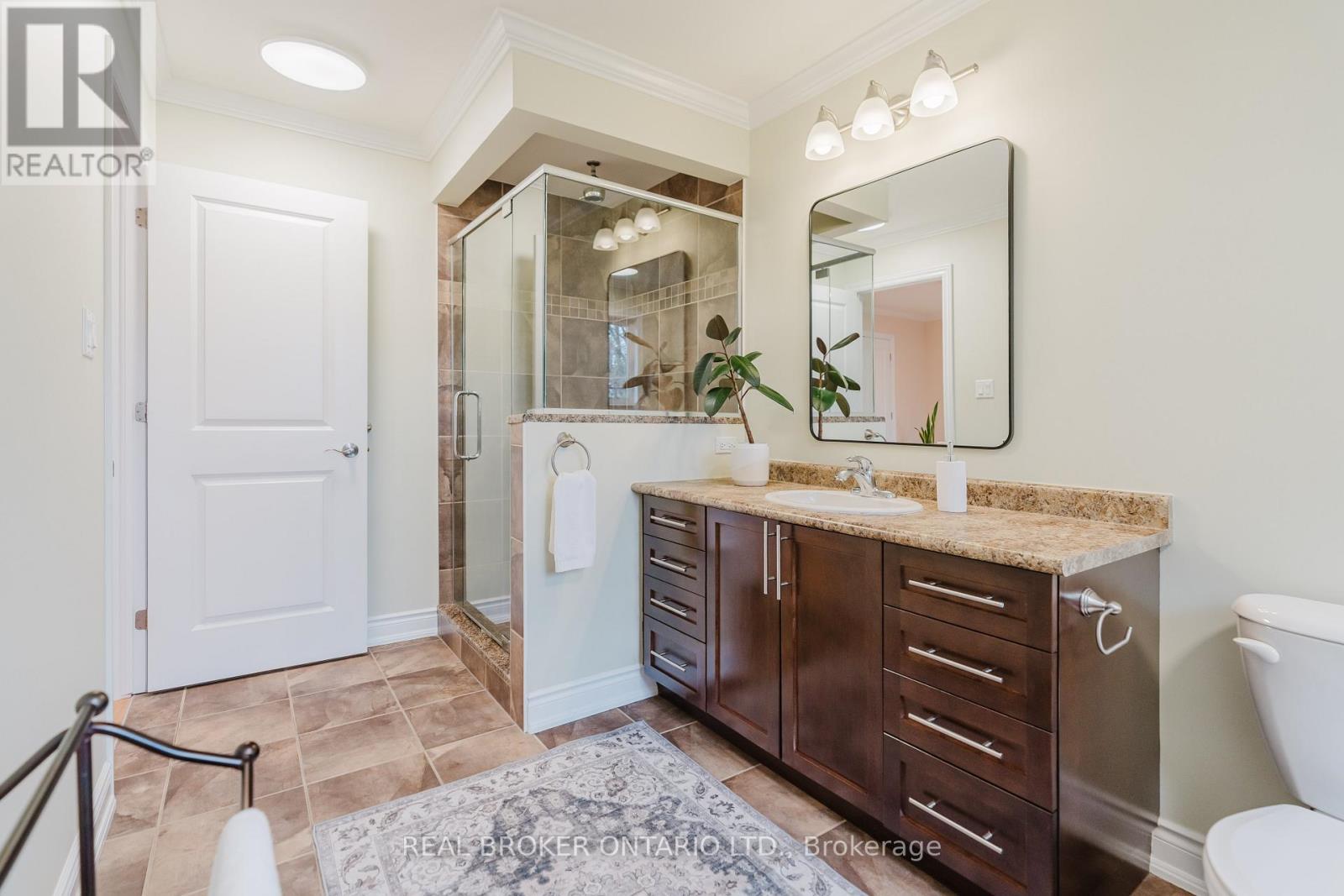 279 Currell Avenue