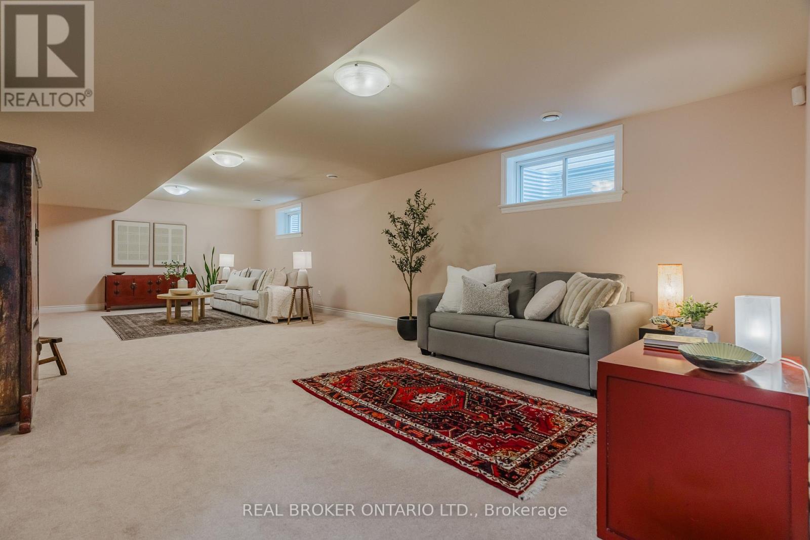 279 Currell Avenue