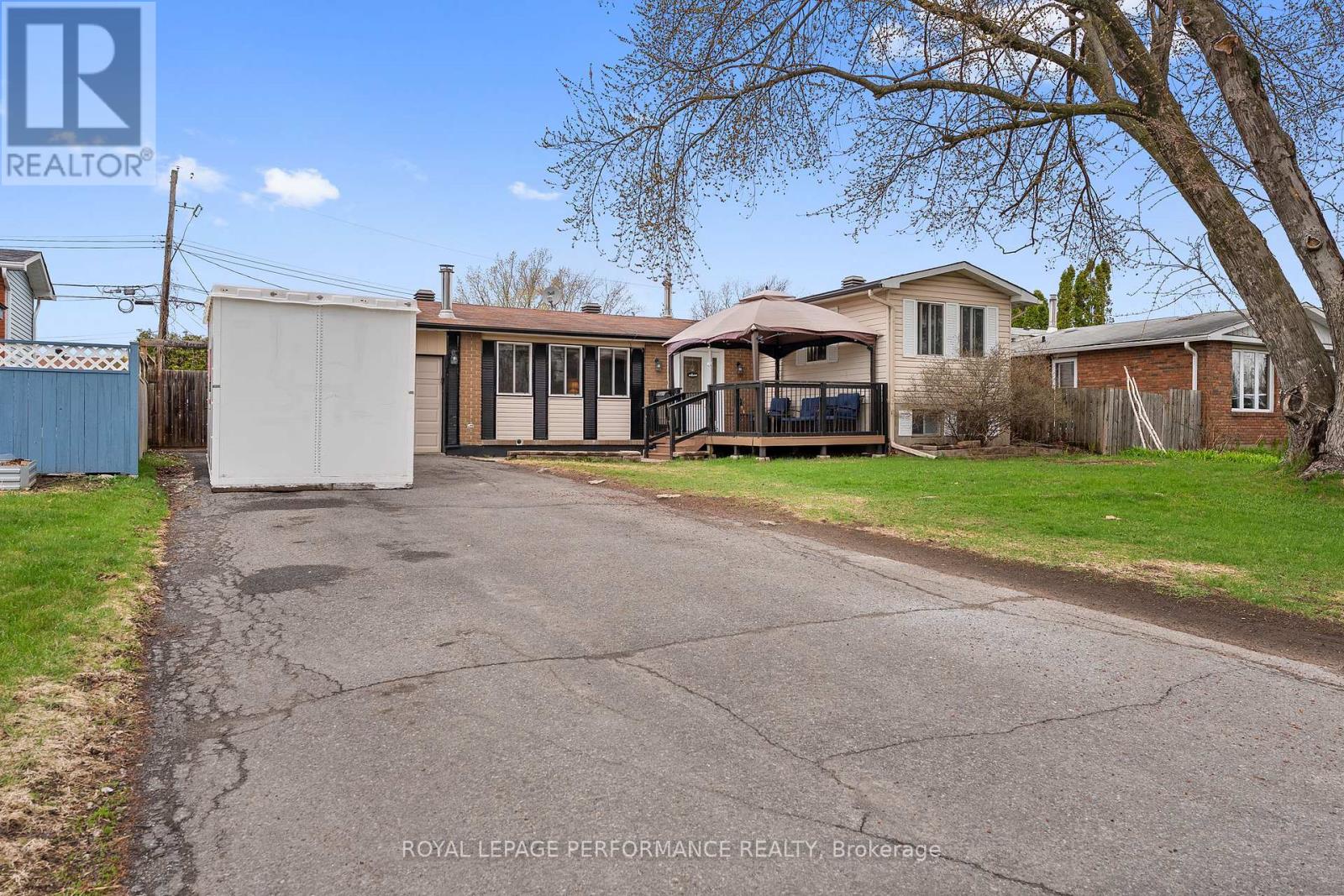 420 Hatfield Crescent