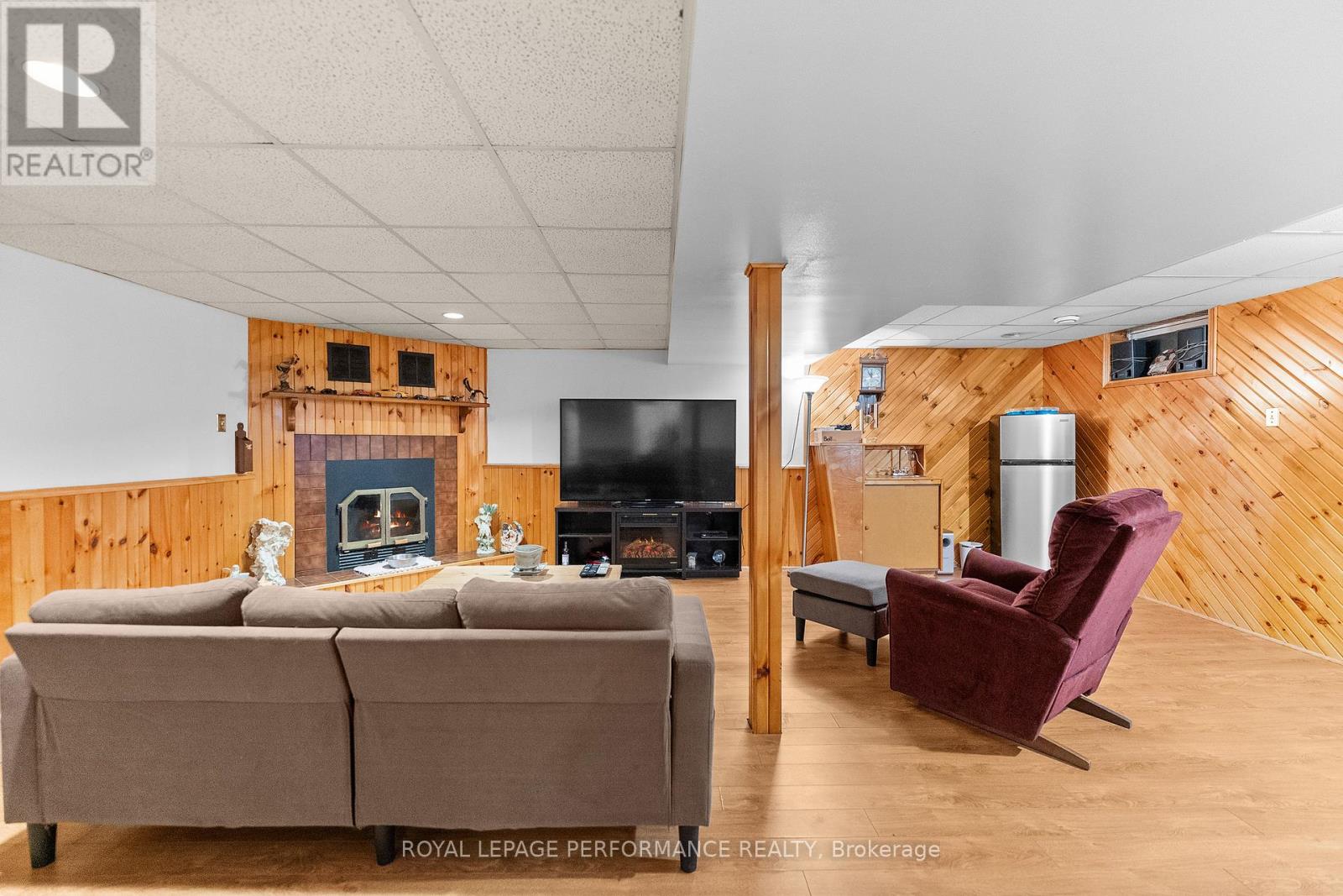 420 Hatfield Crescent