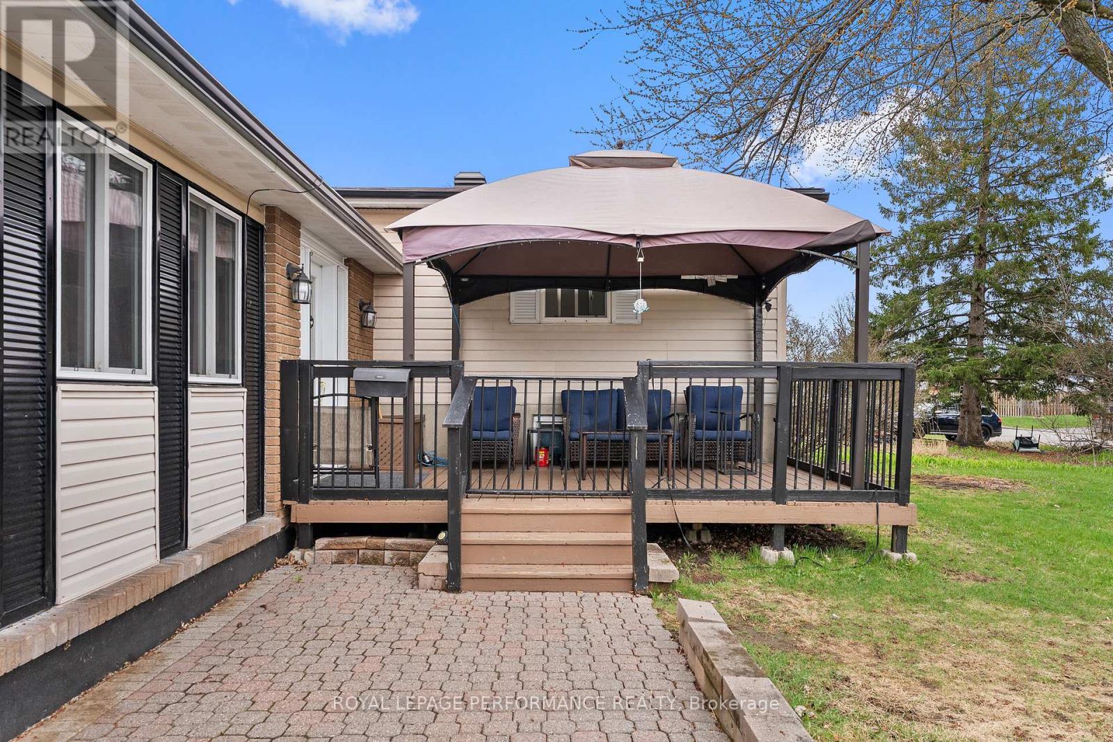 420 Hatfield Crescent