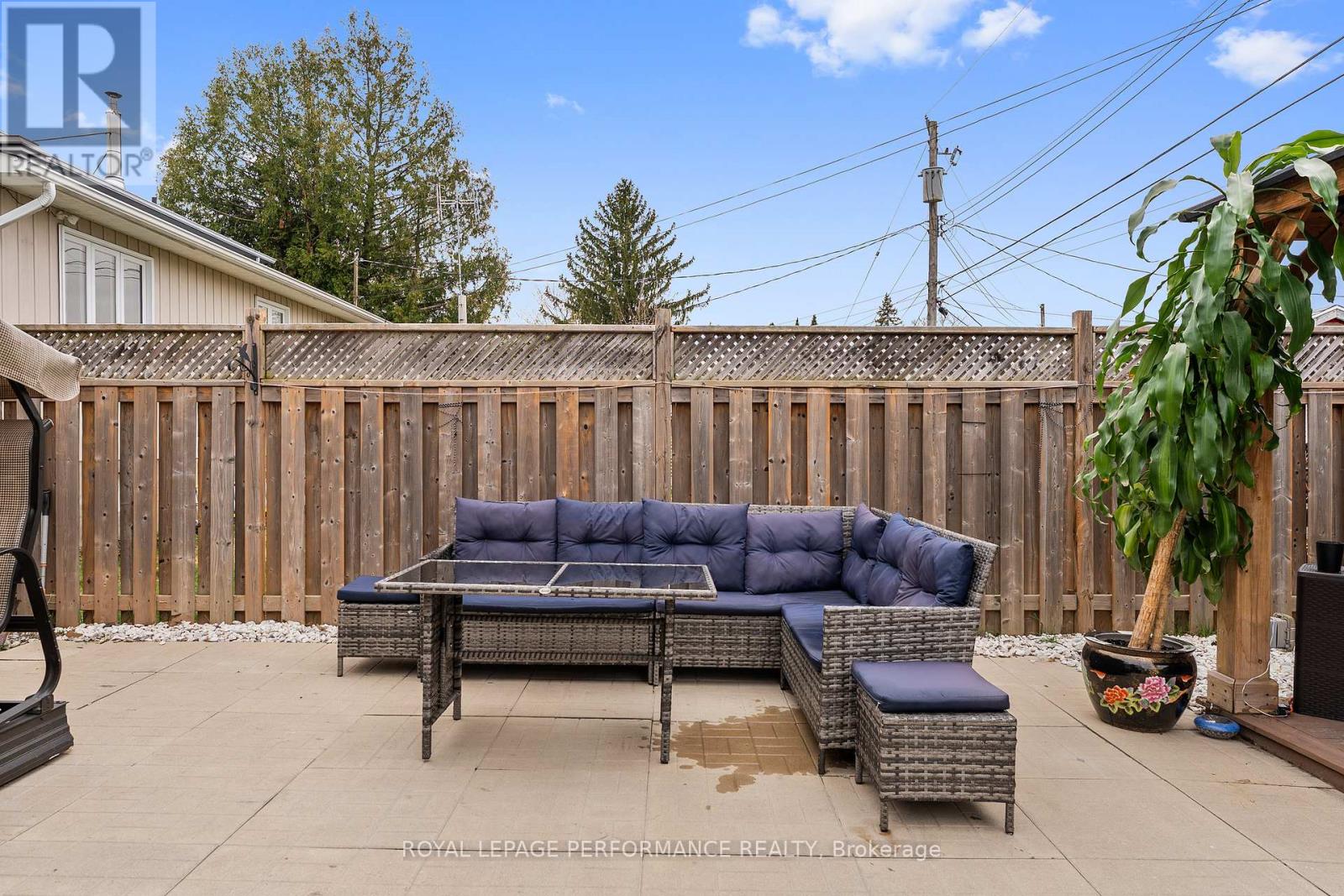 420 Hatfield Crescent