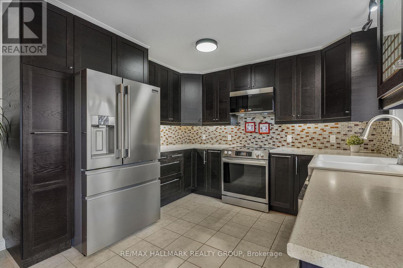 1235 Campeau Crescent