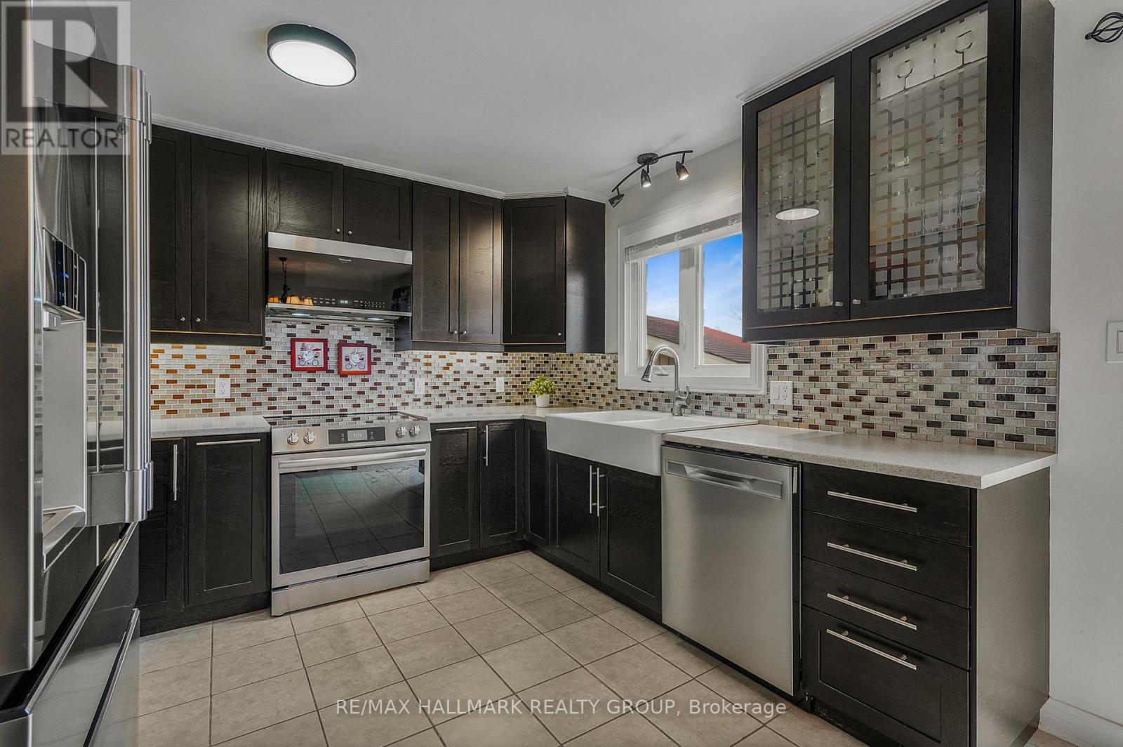 1235 Campeau Crescent
