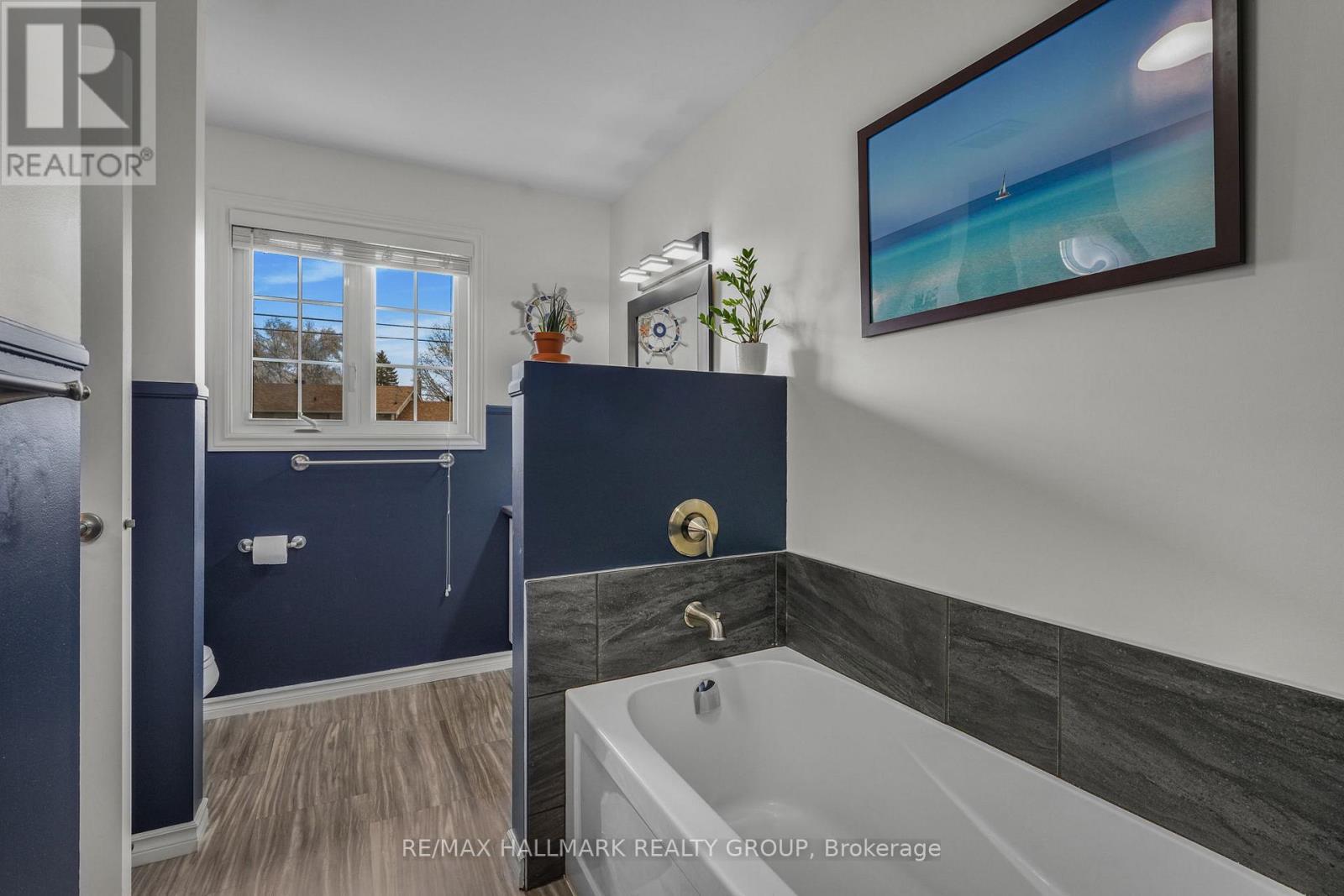1235 Campeau Crescent
