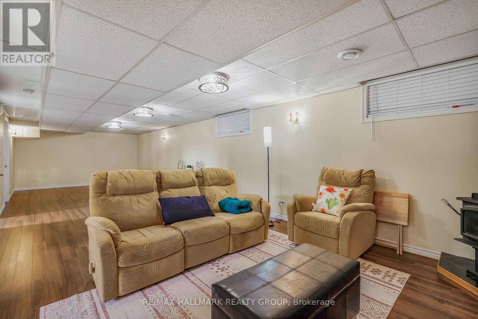 1235 Campeau Crescent