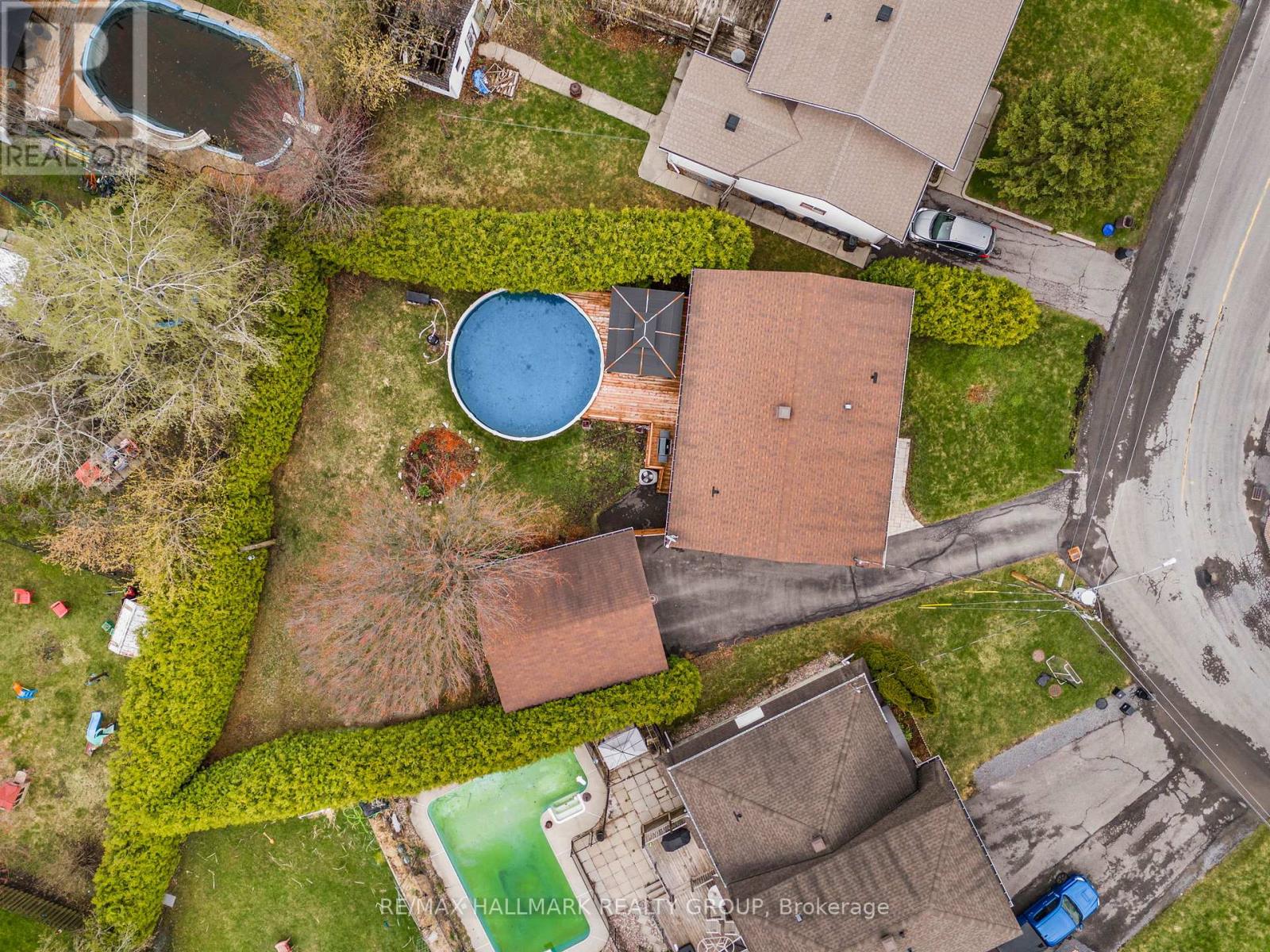 1235 Campeau Crescent