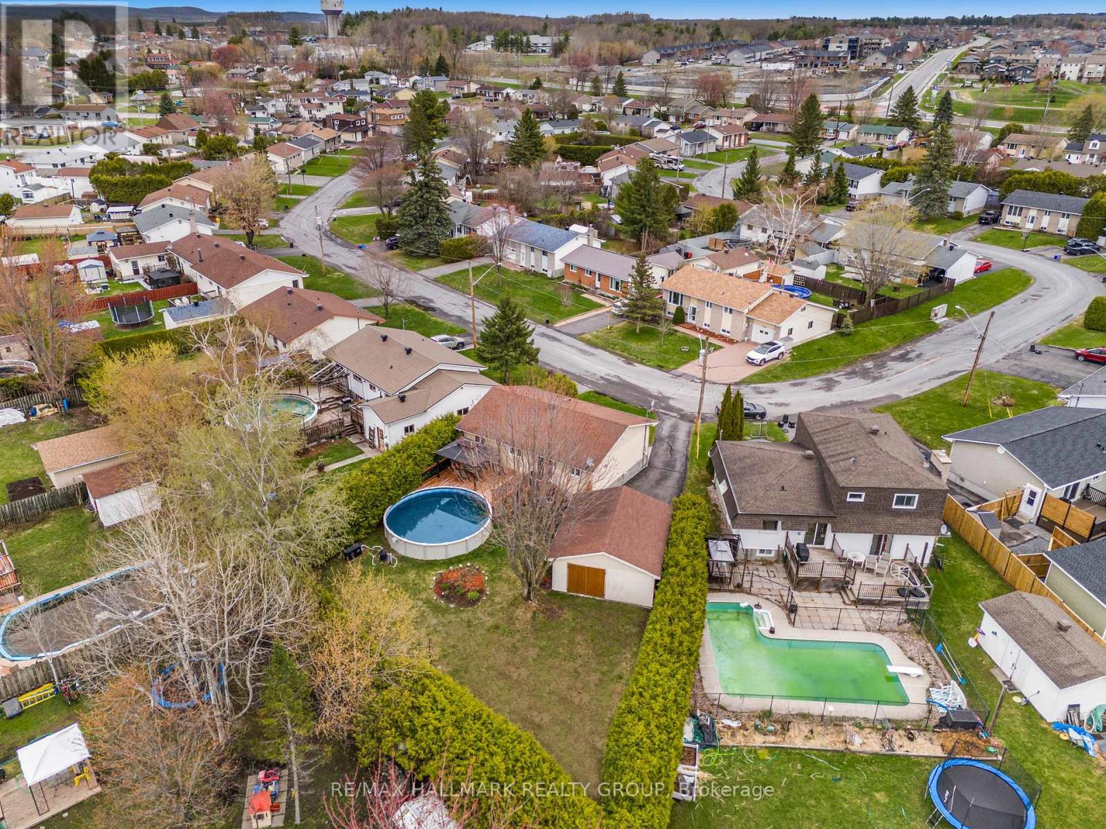 1235 Campeau Crescent