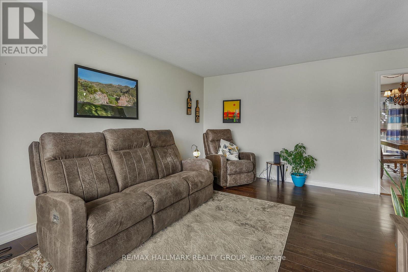 1235 Campeau Crescent