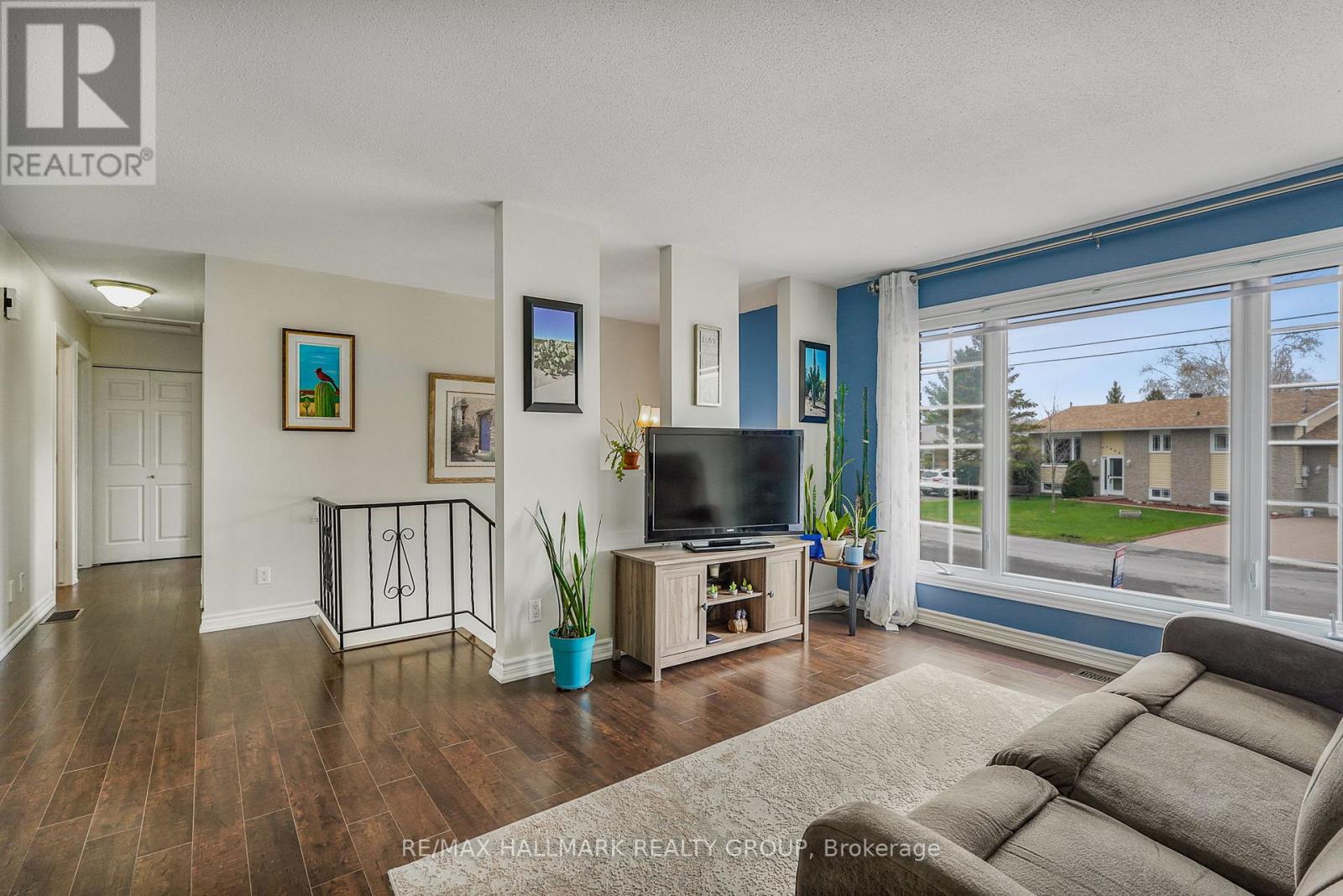 1235 Campeau Crescent