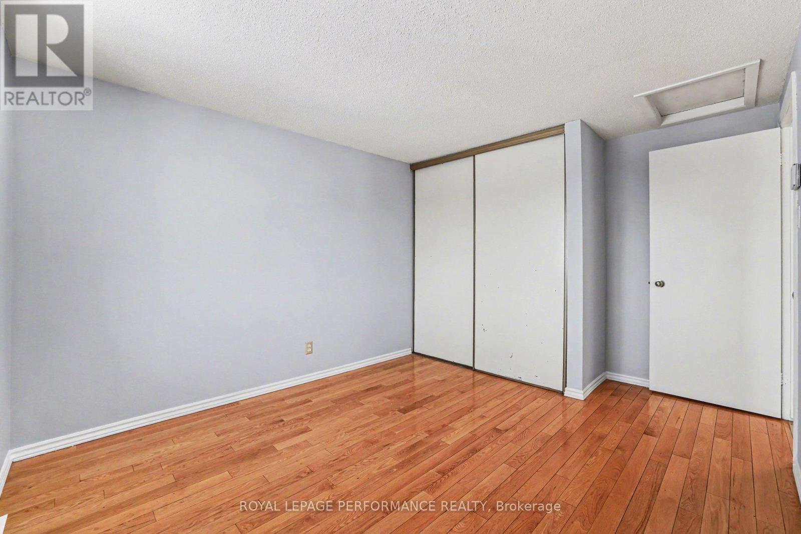 1367 Cedarcroft Crescent