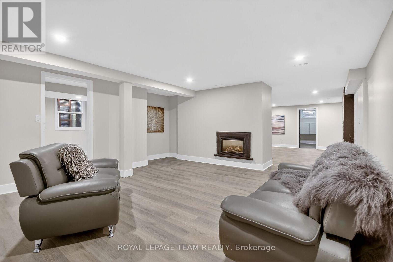 6636 Marina Drive