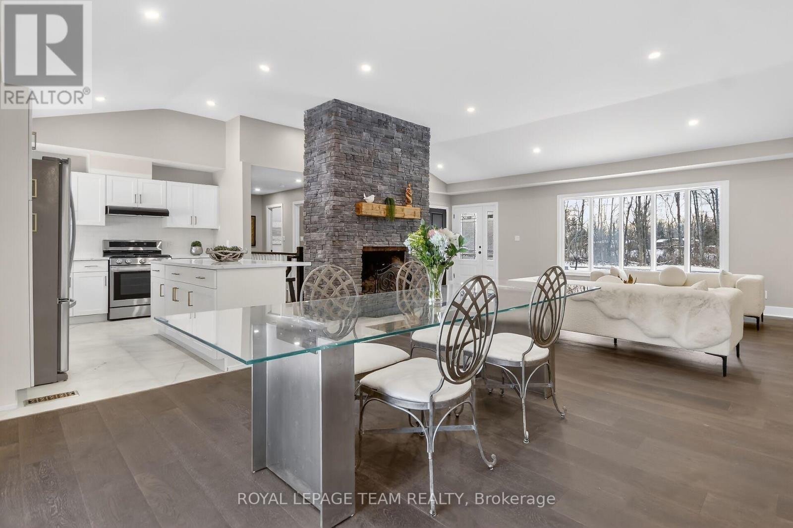 6636 Marina Drive