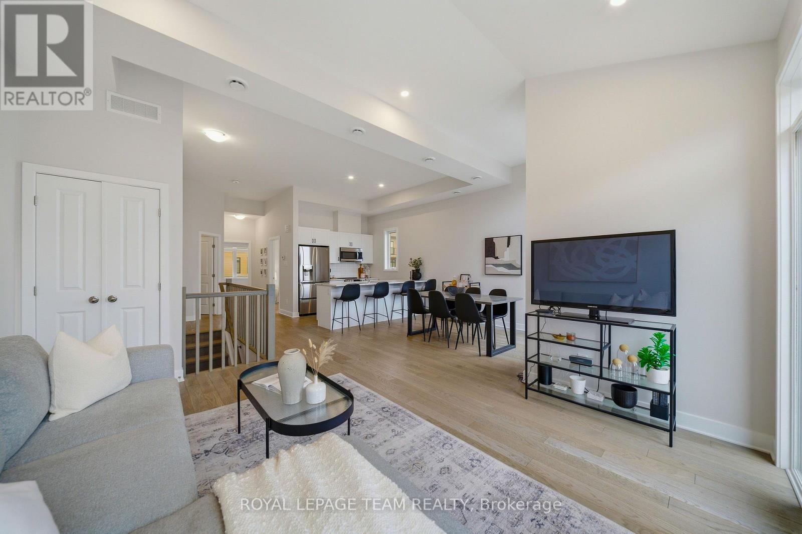 519 Crescendo Private