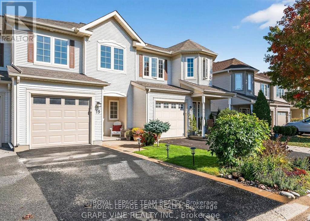 19 Fieldberry Private