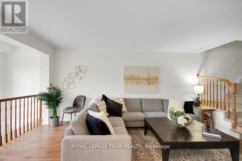 19 Fieldberry Private